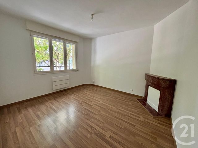 Appartement F2 à louer - 2 pièces - 37.0 m2 - ST THIBAULT DES VIGNES - 77 - ILE-DE-FRANCE - Century 21 Avenir Immobilier
