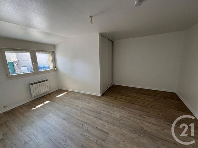 Appartement Studio à louer ST THIBAULT DES VIGNES