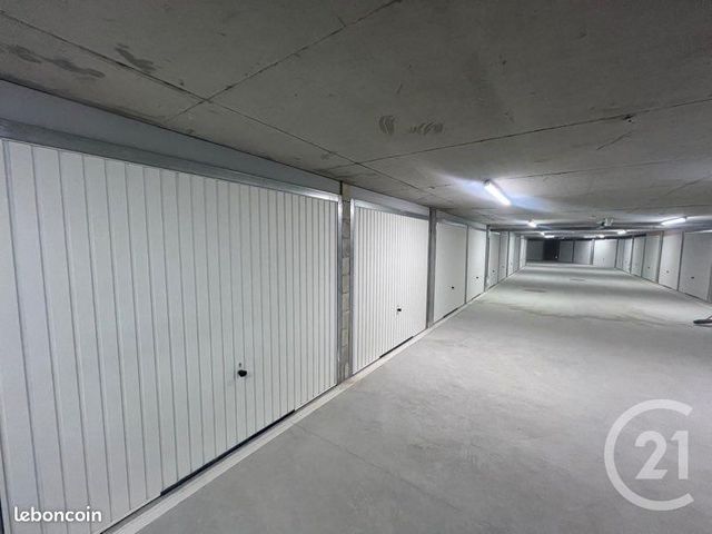 parking - CLAYE SOUILLY - 77