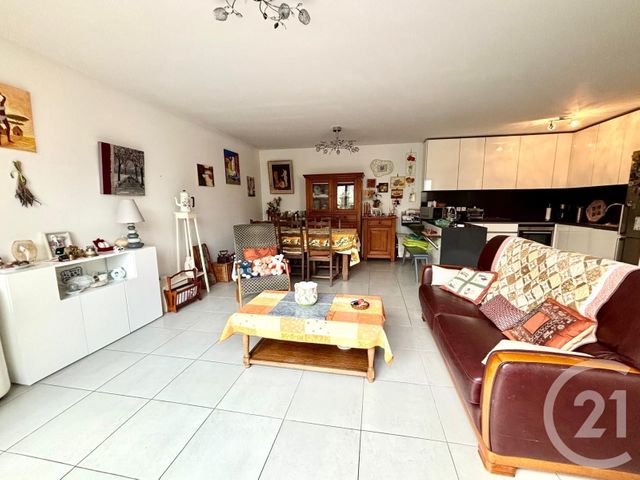 Appartement F3 à vendre - 3 pièces - 74.65 m2 - CLAYE SOUILLY - 77 - ILE-DE-FRANCE - Century 21 Avenir Immobilier