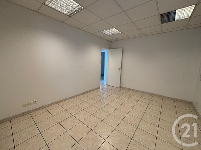 Afficher la photo en grand divers à louer - 61.7 m2 - LE MESNIL AMELOT - 77 - ILE-DE-FRANCE - Century 21 Avenir Immobilier