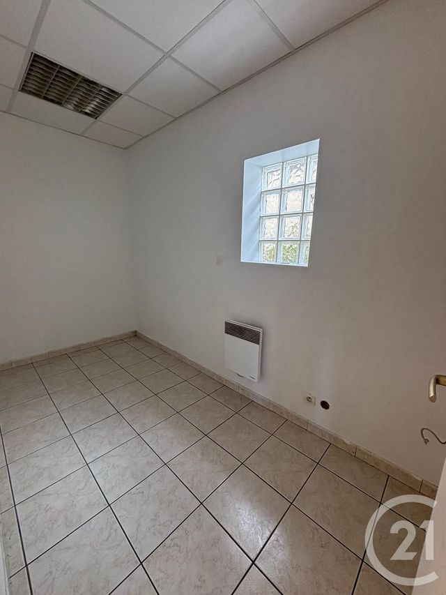 Afficher la photo en grand divers à louer - 61.7 m2 - LE MESNIL AMELOT - 77 - ILE-DE-FRANCE - Century 21 Avenir Immobilier