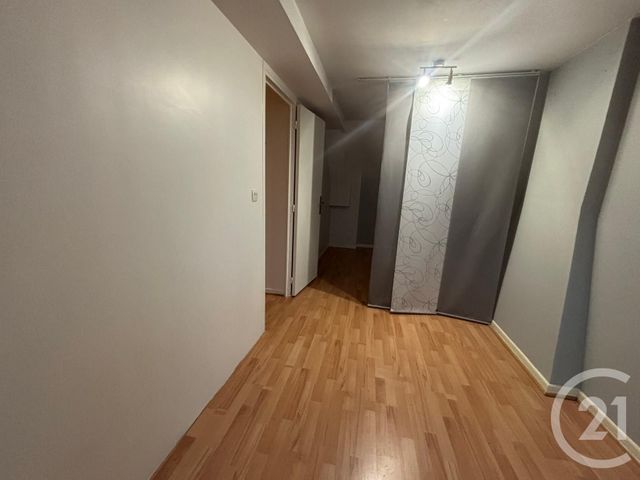 Appartement F3 à louer - 3 pièces - 71.76 m2 - LE PLESSIS AUX BOIS - 77 - ILE-DE-FRANCE - Century 21 Avenir Immobilier