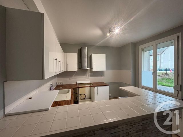 Appartement F3 à louer - 3 pièces - 71.76 m2 - LE PLESSIS AUX BOIS - 77 - ILE-DE-FRANCE - Century 21 Avenir Immobilier