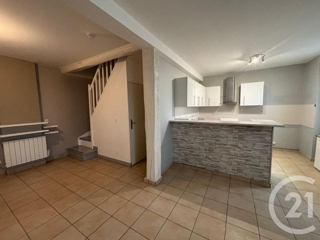 Appartement F3 à louer - 3 pièces - 71.76 m2 - LE PLESSIS AUX BOIS - 77 - ILE-DE-FRANCE - Century 21 Avenir Immobilier