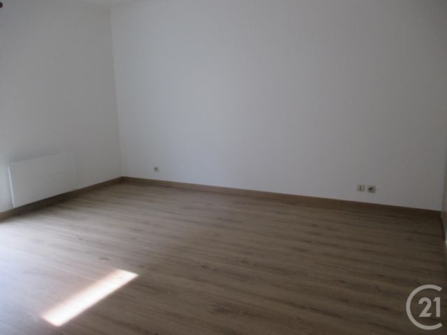 Appartement F2 à louer - 2 pièces - 45.21 m2 - CLAYE SOUILLY - 77 - ILE-DE-FRANCE - Century 21 Avenir Immobilier