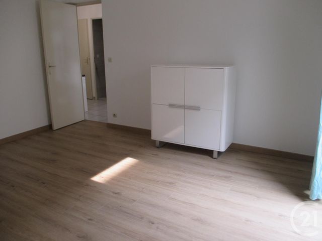 Appartement F2 à louer - 2 pièces - 45.21 m2 - CLAYE SOUILLY - 77 - ILE-DE-FRANCE - Century 21 Avenir Immobilier