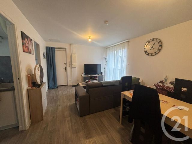 Appartement F2 à louer - 2 pièces - 54.06 m2 - FUBLAINES - 77 - ILE-DE-FRANCE - Century 21 Avenir Immobilier