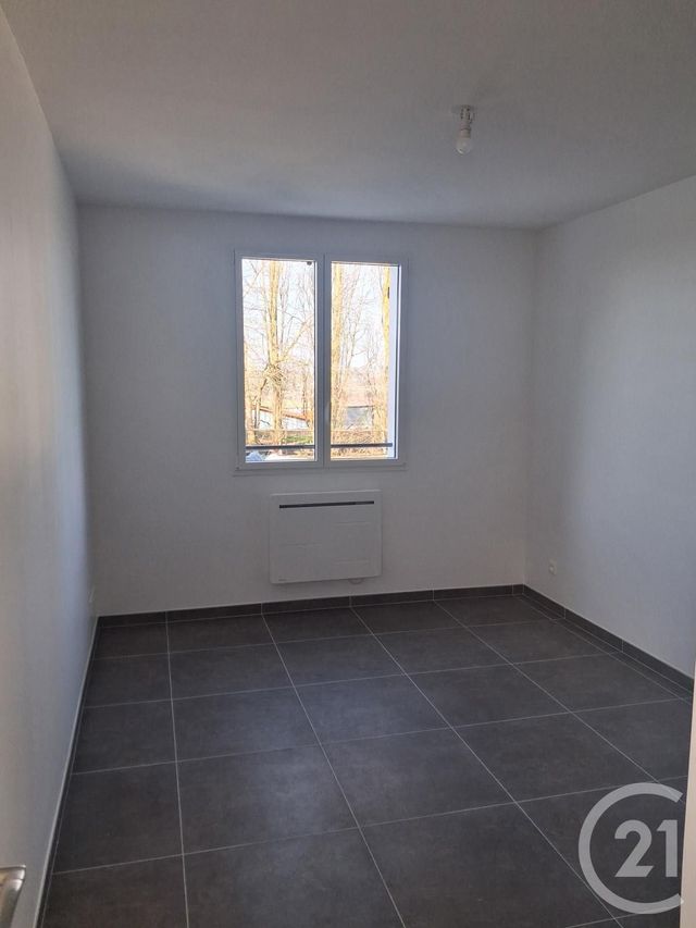 Appartement F2 à louer - 2 pièces - 47.17 m2 - FUBLAINES - 77 - ILE-DE-FRANCE - Century 21 Avenir Immobilier
