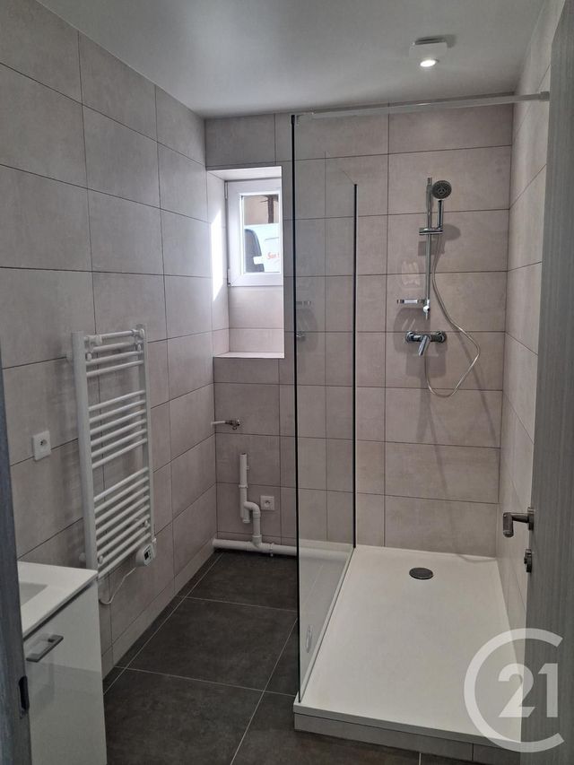 Appartement F2 à louer - 2 pièces - 47.17 m2 - FUBLAINES - 77 - ILE-DE-FRANCE - Century 21 Avenir Immobilier