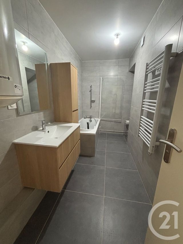Appartement F3 à louer - 3 pièces - 55.01 m2 - FUBLAINES - 77 - ILE-DE-FRANCE - Century 21 Avenir Immobilier
