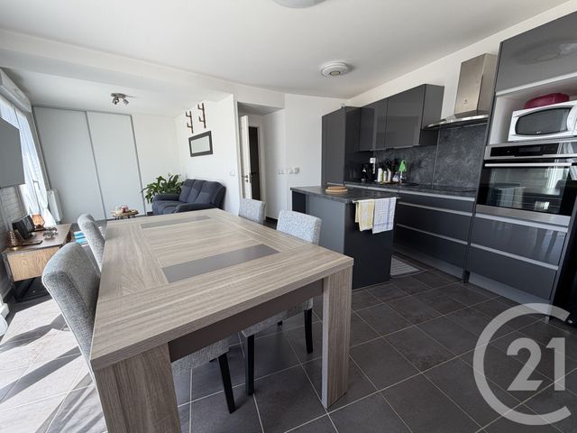 Appartement F3 à vendre - 3 pièces - 70.14 m2 - CLAYE SOUILLY - 77 - ILE-DE-FRANCE - Century 21 Avenir Immobilier