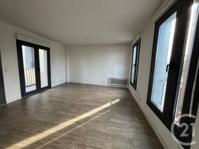 Appartement F2 à louer - 2 pièces - 45.3 m2 - MEAUX - 77 - ILE-DE-FRANCE - Century 21 Avenir Immobilier
