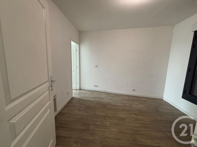 Appartement F2 à louer - 2 pièces - 45.3 m2 - MEAUX - 77 - ILE-DE-FRANCE - Century 21 Avenir Immobilier