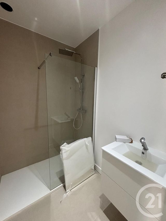 Appartement F3 à louer - 3 pièces - 62.72 m2 - LE MESNIL AMELOT - 77 - ILE-DE-FRANCE - Century 21 Avenir Immobilier