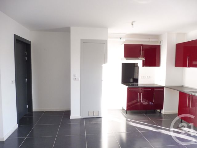 Appartement F2 à louer - 2 pièces - 40.85 m2 - MOUSSY LE NEUF - 77 - ILE-DE-FRANCE - Century 21 Avenir Immobilier