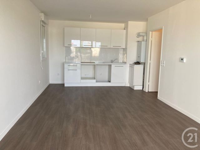 Appartement F3 à louer - 3 pièces - 61.07 m2 - CLAYE SOUILLY - 77 - ILE-DE-FRANCE - Century 21 Avenir Immobilier