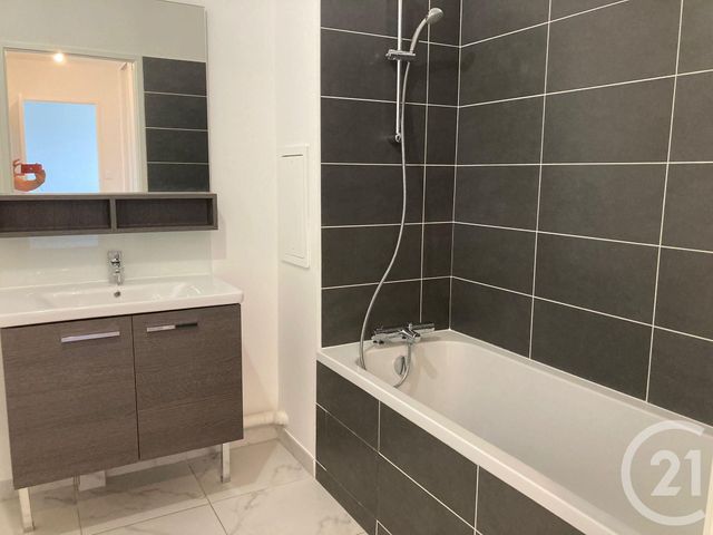 Appartement F3 à louer - 3 pièces - 61.07 m2 - CLAYE SOUILLY - 77 - ILE-DE-FRANCE - Century 21 Avenir Immobilier