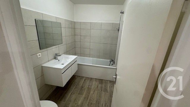 Appartement F1 à louer - 1 pièce - 34.96 m2 - ST THIBAULT DES VIGNES - 77 - ILE-DE-FRANCE - Century 21 Avenir Immobilier
